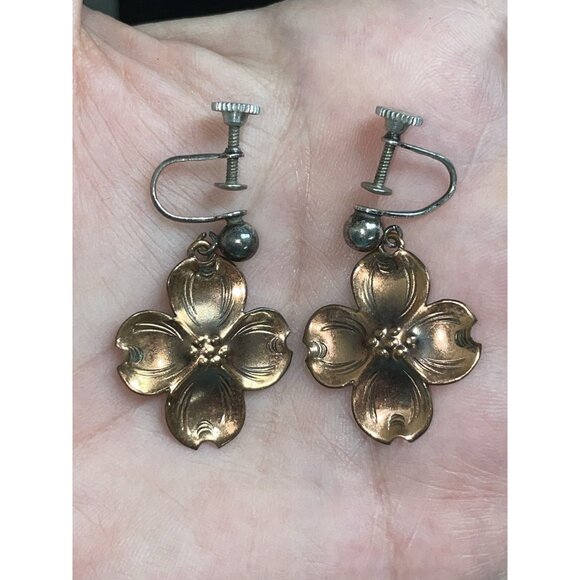 Stuart NYE Jewelry Vintage Dogwood Earrings With Sterling Silver Screwbacks - Picture 6 of 7